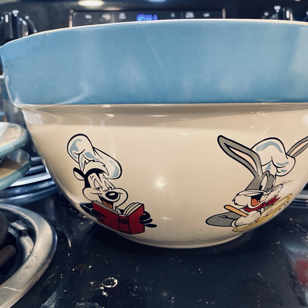 Rare Vintage‎ 1990's Looney Tunes Mixing Bowl Set of 1-Large 1-Small 2-Plates